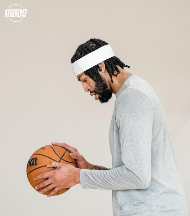 华体会官方网站-包含出色防守引发热议!,浓眉哥在法国队比赛中重返赛场引发球迷热议的词条