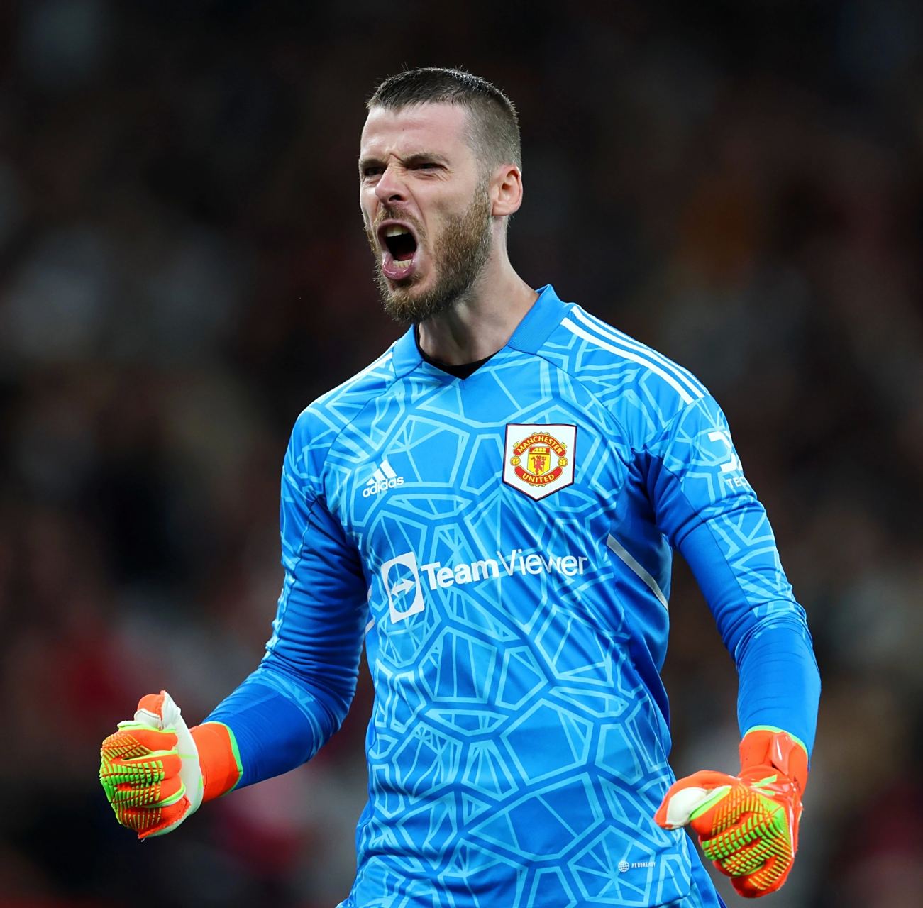 hth-包含詹姆斯迎来十二赛季出色发挥，曼联观众热烈欢呼！比赛高潮迭起的词条