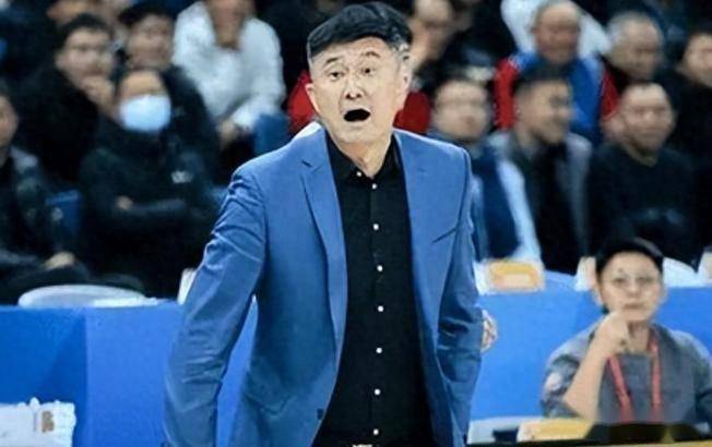 华体会官网-包含金州勇士发布备战花絮，转会期伤情更新，CBA常规赛任务艰巨，医务组通报恢复的词条